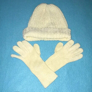 𝅺CHARTER CLUB knitted hat & gloves cream cable knit winter warm size OS